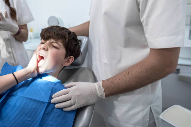 Best Emergency Tooth Extraction in Collinsvle, IL